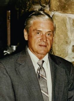 Howard&nbsp;Dueboay Obituary